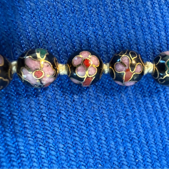 Vintage Elegant Black and Gold Floral Cloisonné Beaded Necklace - Picture 7 of 9